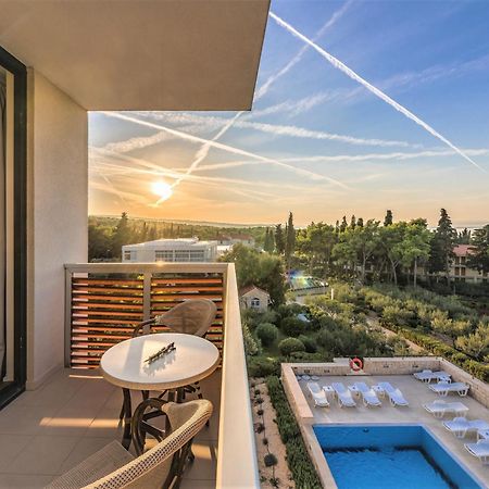Aminess Vival Velaris Resort Supetar Exterior photo