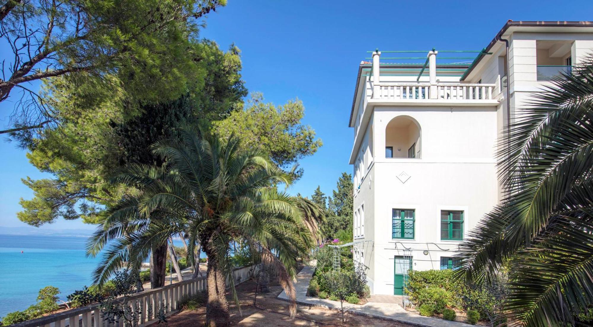 Aminess Vival Velaris Resort Supetar Exterior photo
