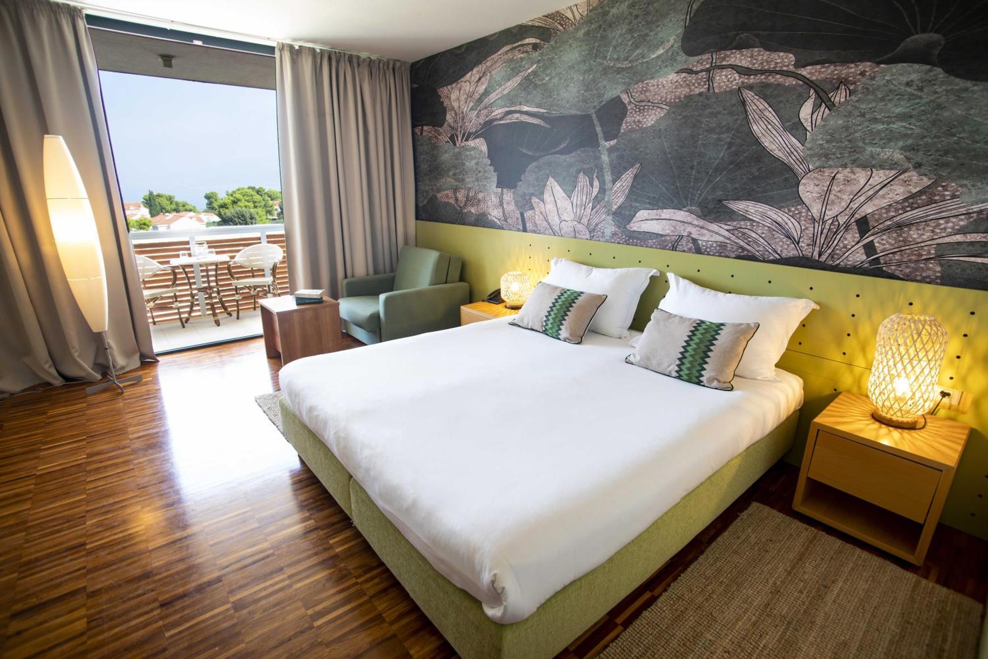 Aminess Vival Velaris Resort Supetar Exterior photo